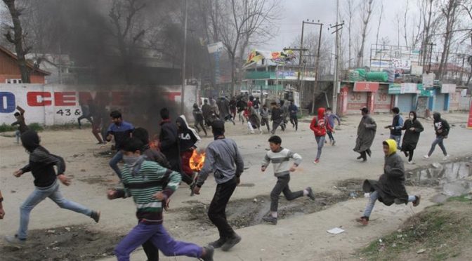 Clashes in Kashmir after teacher dies in police custody