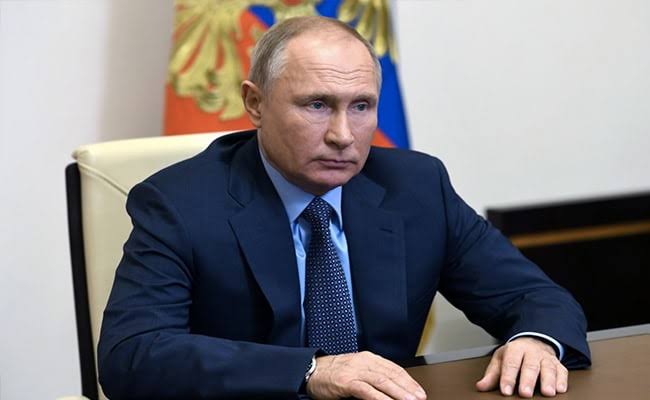 Putin signs law allowing him to run for two more terms as Russian President