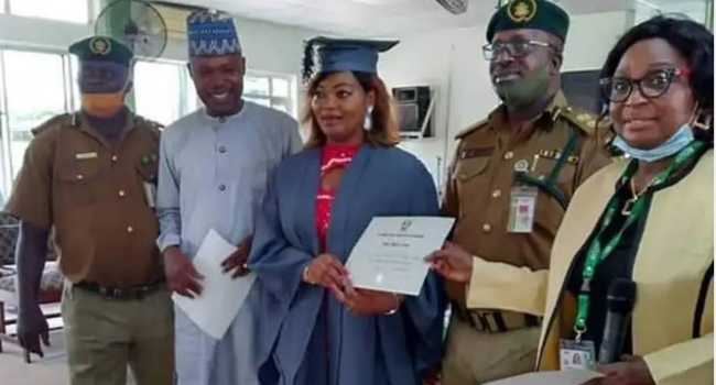 Female inmate bags best graduating student award