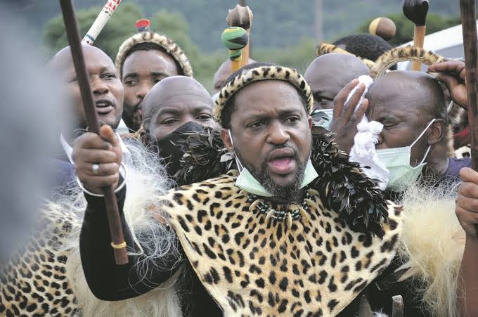 Court in South Africa voids govt decision recognising Zulu king